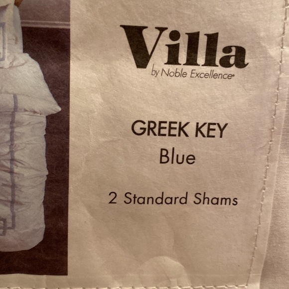 Villa Full/Queen Duvet cover and Shams - Picture 3 of 6